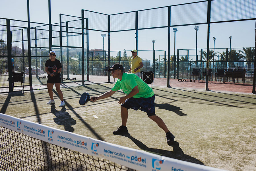 pochemu-nuzhno-trenirovatsya-igrat-v-padel_ptpadel